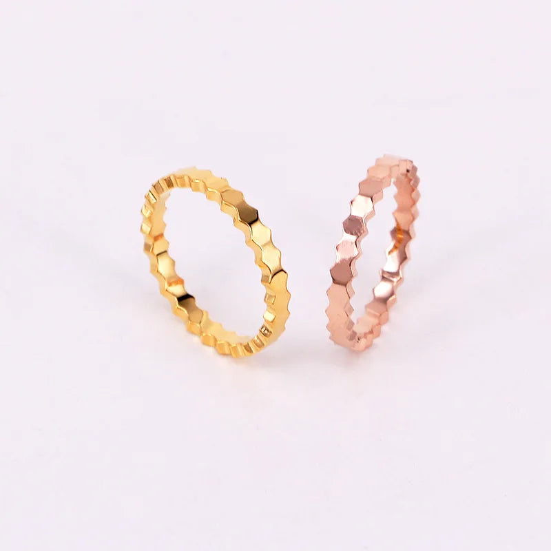 Stainless Steel Handmade Honeycomb Hot Honeycomb Honeycomb Cake and Small Bee Hexagonal Nest Ornaments Jewelry Engagement Ring