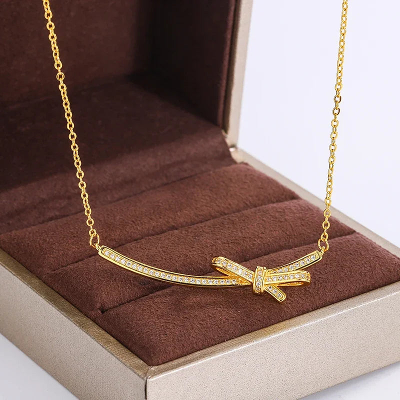 Exquisite Luxury Women 925 Silver Plated Necklace Elegant Bow Full Smile Zircon Clavicle Sweater Chain Women Necklace
