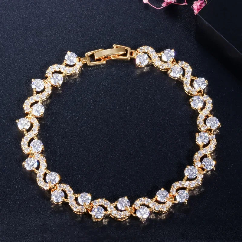 Shiny Teardrop Shape Zircon Crystal Tennis Bracelet for Women Fashion Elegant Banquet Party High Jewelry Girls Gift