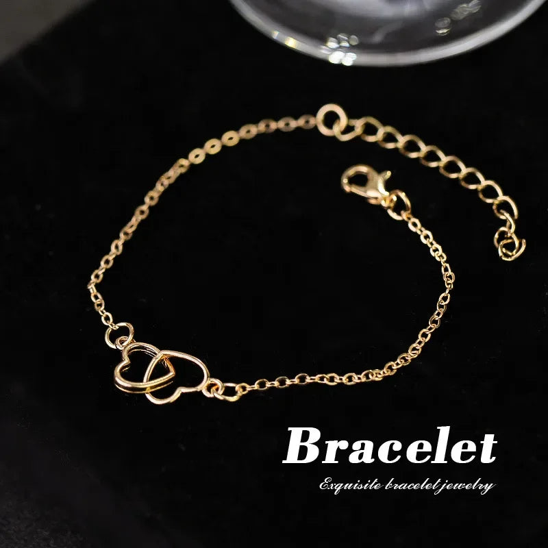 Lightweight Hollow Heart Interlocking Bracelet Women's Minimalist Trendy Style Simple Design Heart Shaped Bracelet for Ladies