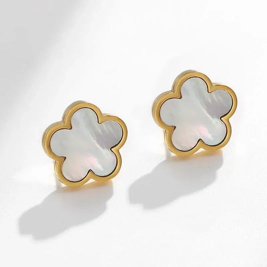 CARLIDANA New Adorable Botanical Small Earring for Ladies White Shell Insertion Oil Drip Blossom Clover 18K Gold Color Earrings