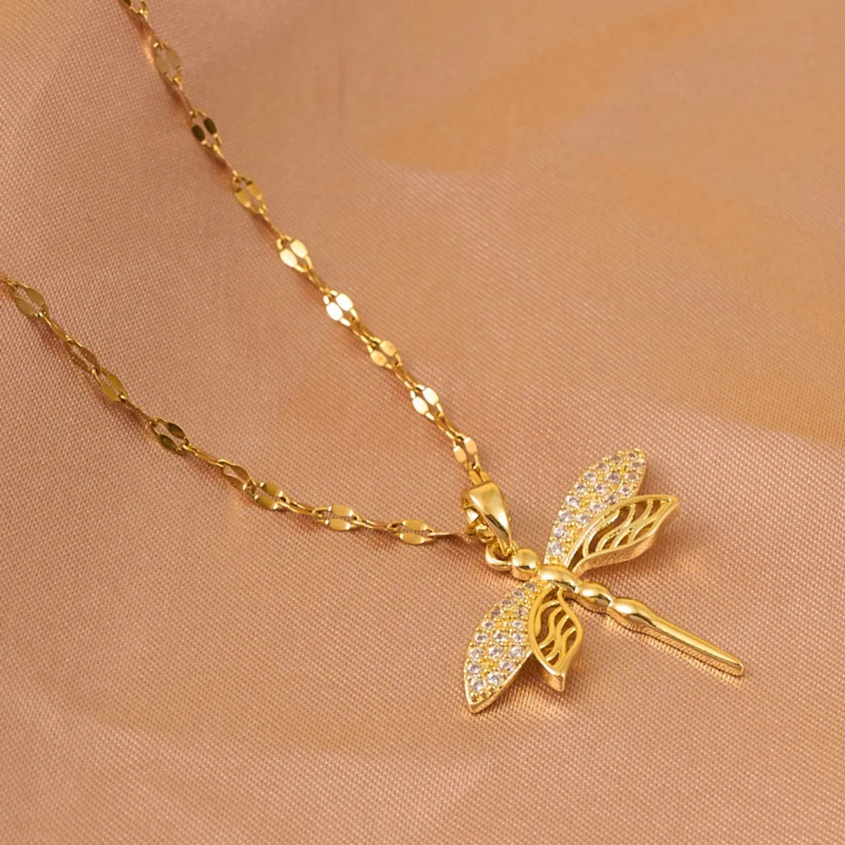 Classics Dragonfly Inlaid zircon Pendant Necklace For Women Men Personalized Gold Color Metal Party Jewelry