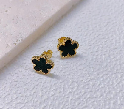 CARLIDANA New Adorable Botanical Small Earring for Ladies White Shell Insertion Oil Drip Blossom Clover 18K Gold Color Earrings