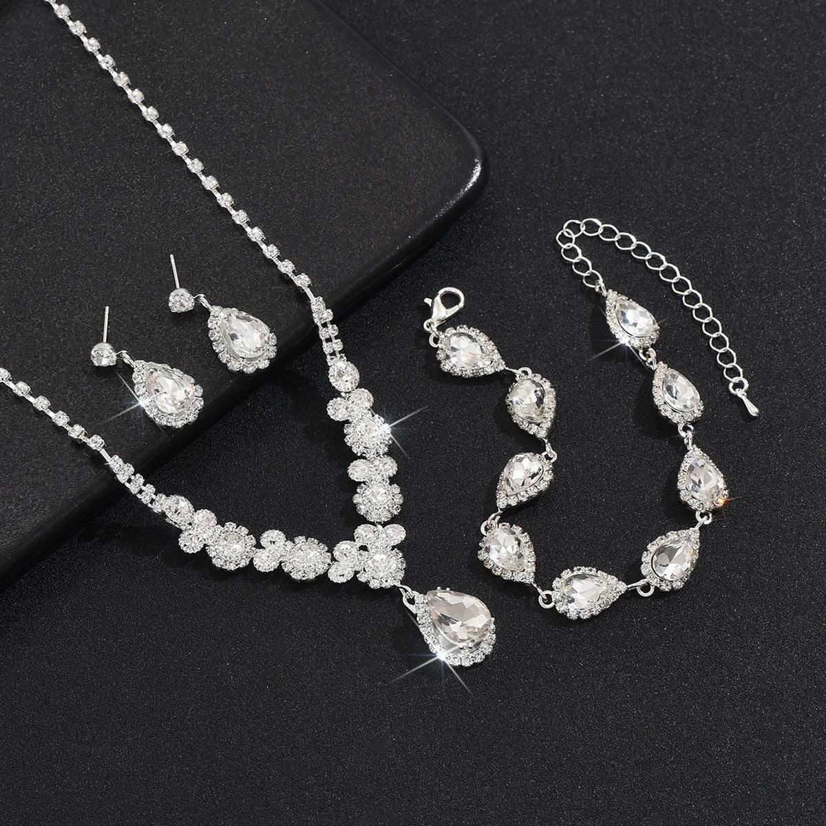 4PC Women's Fashion Copper Inlaid Diamond Claw Chain Cone Necklace Earrings Bracelet Set Wedding Party Festival Gift